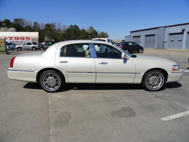 2006 Lincoln Town Car 2002 Tii