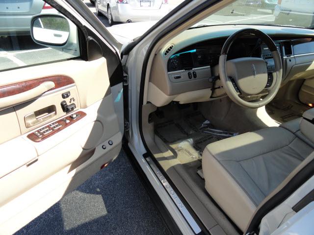 2006 Lincoln Town Car 2002 Tii