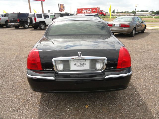 2006 Lincoln Town Car DOWN 4.9 WAC