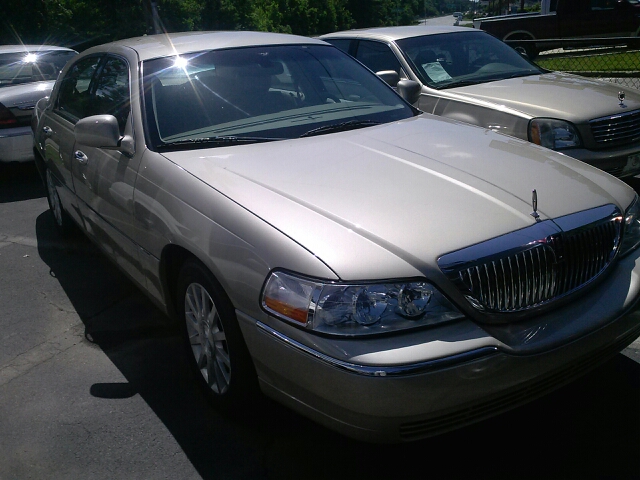 2006 Lincoln Town Car DOWN 4.9 WAC