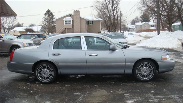 2006 Lincoln Town Car SE KING CAB MT