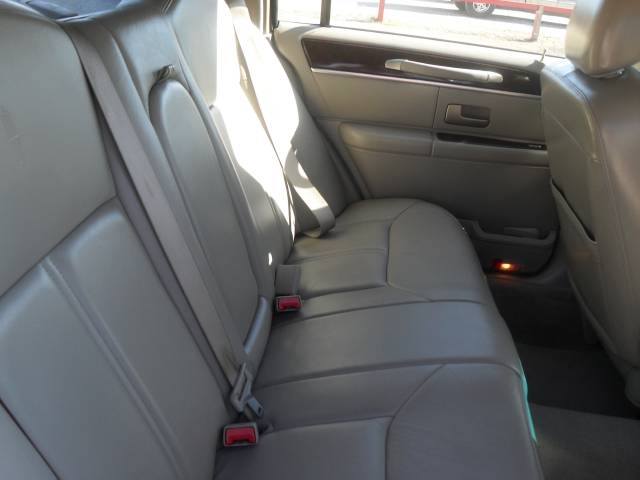 2006 Lincoln Town Car DOWN 4.9 WAC