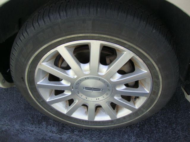 2006 Lincoln Town Car DOWN 4.9 WAC