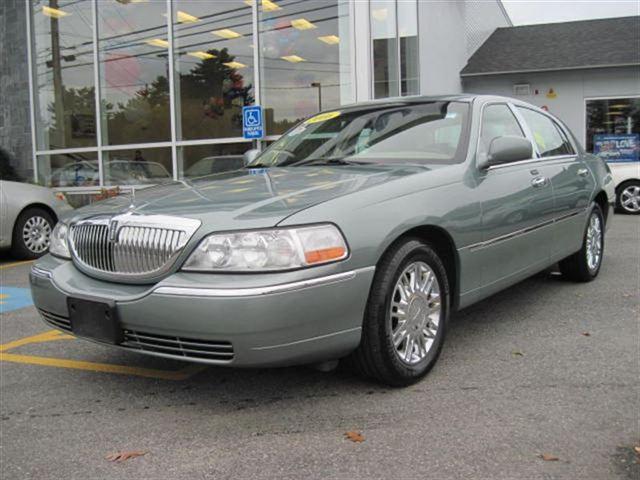 2006 Lincoln Town Car Glx-sunroof-low Miles
