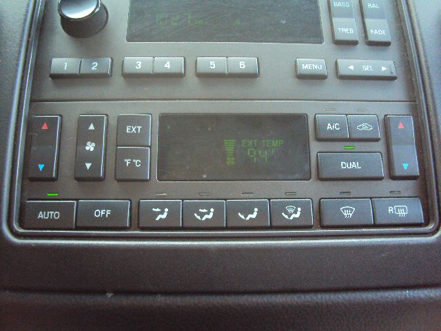 2007 Lincoln Town Car 1990 Nissan GS