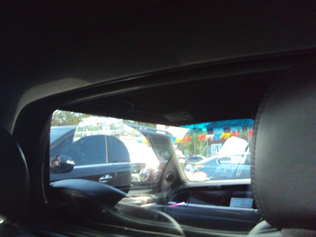 2007 Lincoln Town Car 1990 Nissan GS