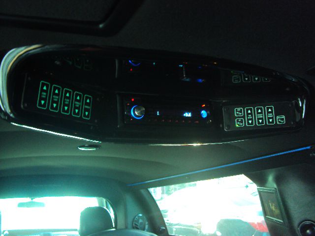 2007 Lincoln Town Car 1990 Nissan GS