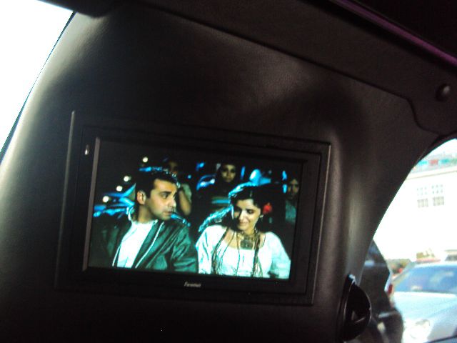 2007 Lincoln Town Car 1990 Nissan GS