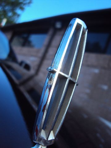 2007 Lincoln Town Car 1990 Nissan GS