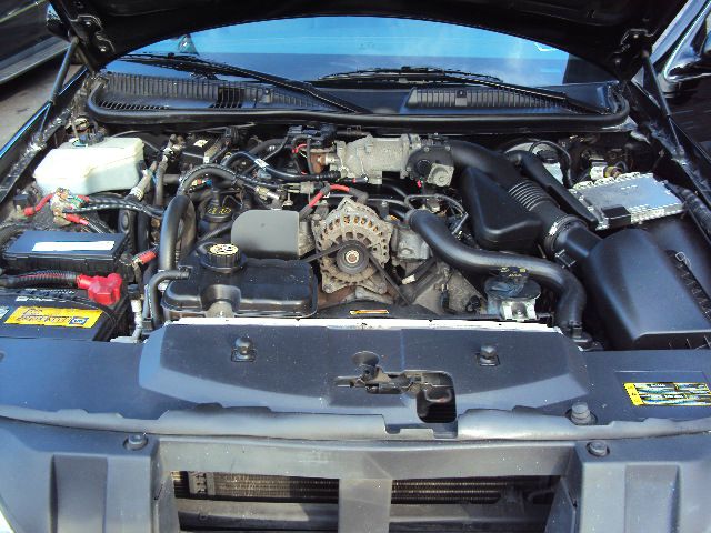 2007 Lincoln Town Car 1990 Nissan GS