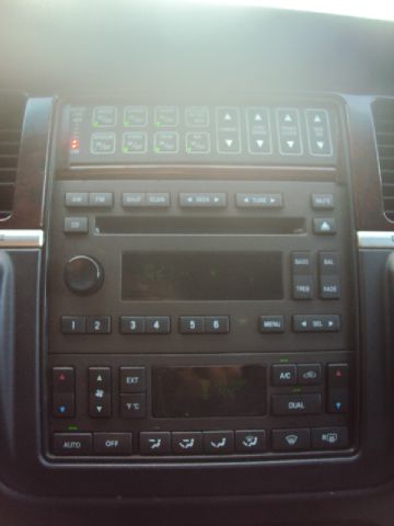 2007 Lincoln Town Car 1990 Nissan GS