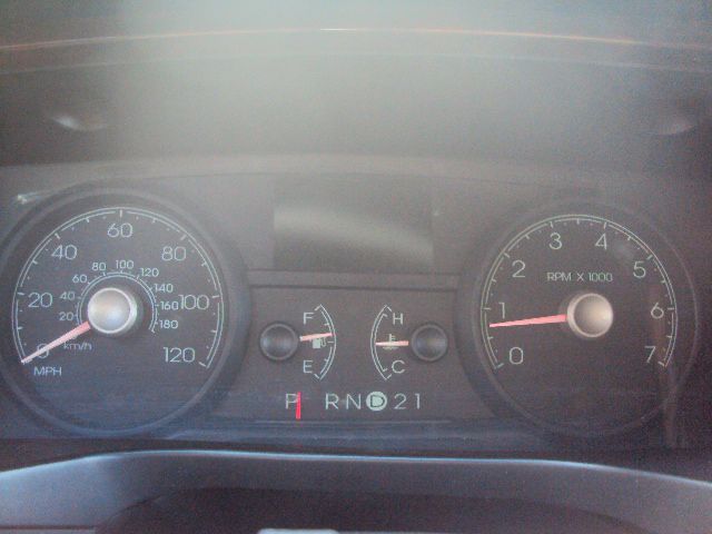 2007 Lincoln Town Car 1990 Nissan GS