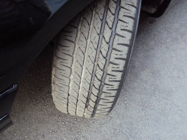 2007 Lincoln Town Car 1990 Nissan GS