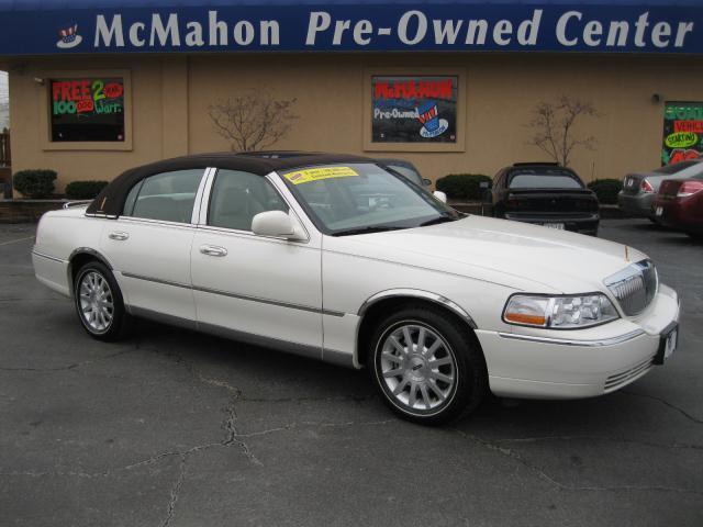 2007 Lincoln Town Car Unknown