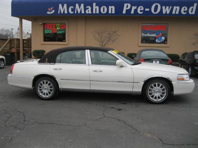 2007 Lincoln Town Car Unknown
