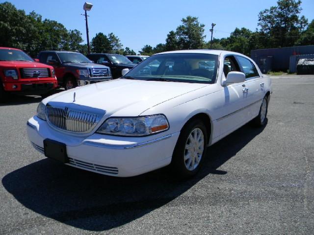2007 Lincoln Town Car Ram 1500 Magnum