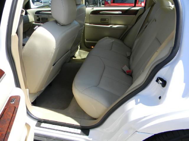 2007 Lincoln Town Car Ram 1500 Magnum