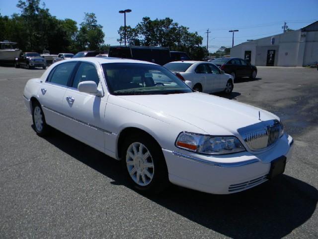2007 Lincoln Town Car Ram 1500 Magnum