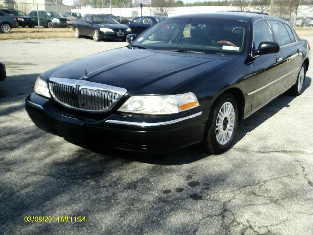 2007 Lincoln Town Car Club Cab 155 WB HD