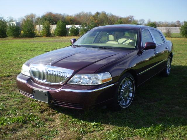 2007 Lincoln Town Car DOWN 4.9 WAC