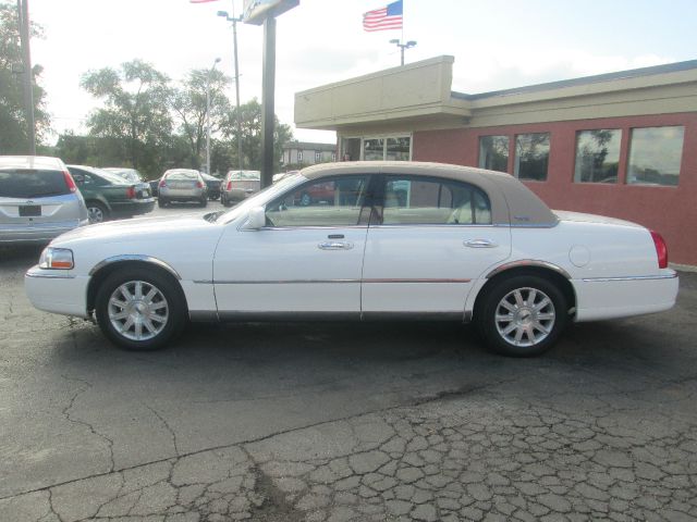 2007 Lincoln Town Car DOWN 4.9 WAC