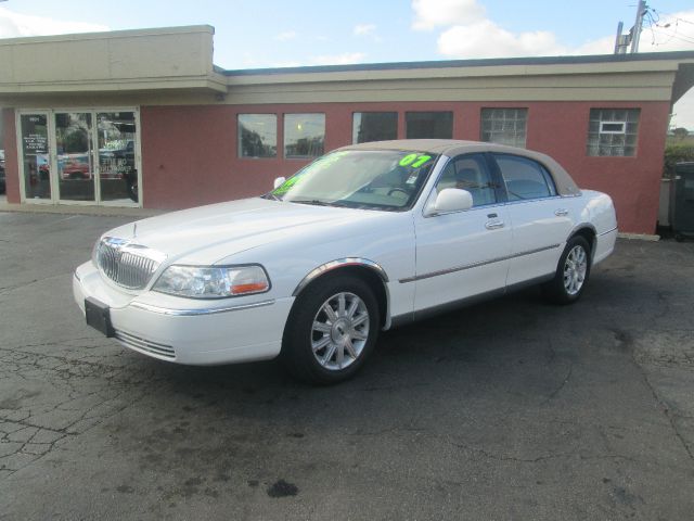 2007 Lincoln Town Car DOWN 4.9 WAC