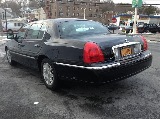 2007 Lincoln Town Car DOWN 4.9 WAC