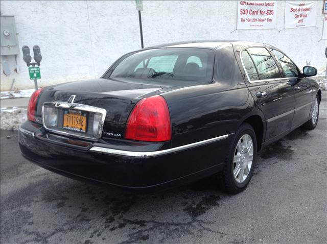 2007 Lincoln Town Car DOWN 4.9 WAC