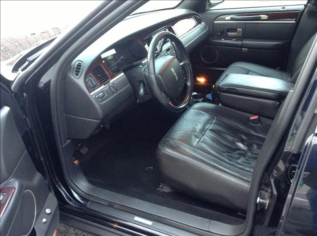 2007 Lincoln Town Car DOWN 4.9 WAC