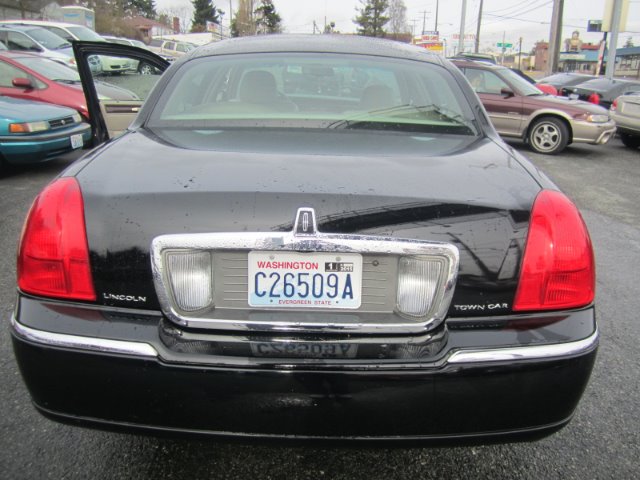2007 Lincoln Town Car DOWN 4.9 WAC