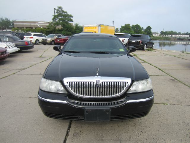 2007 Lincoln Town Car Club Cab 155 WB HD