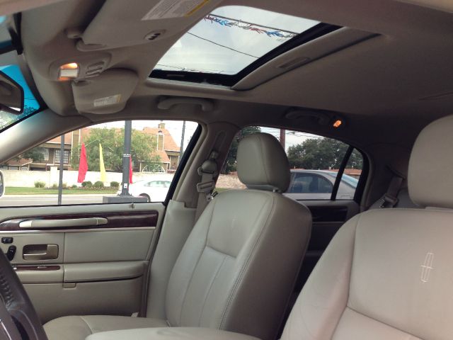 2007 Lincoln Town Car DOWN 4.9 WAC