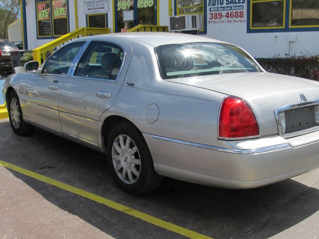 2007 Lincoln Town Car DOWN 4.9 WAC