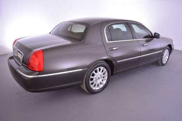 2007 Lincoln Town Car 4dr Sdn SL Auto