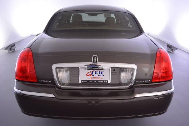 2007 Lincoln Town Car 4dr Sdn SL Auto