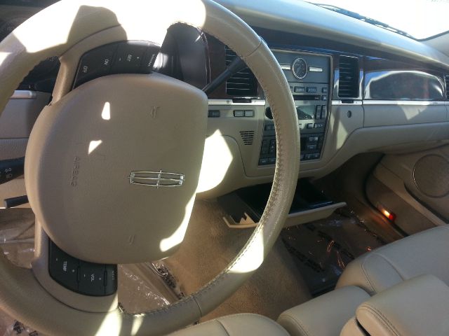 2007 Lincoln Town Car DOWN 4.9 WAC