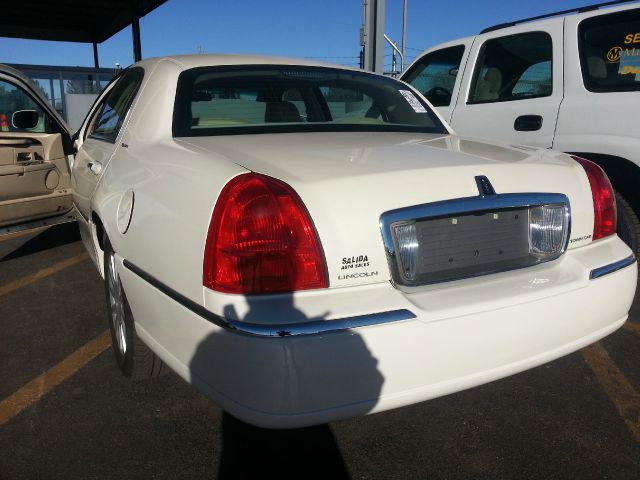 2007 Lincoln Town Car DOWN 4.9 WAC