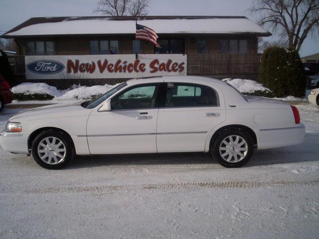2007 Lincoln Town Car Ram 1500 Magnum