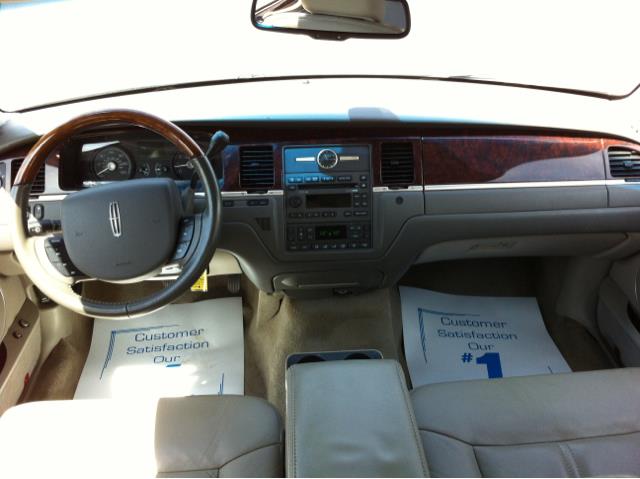 2010 Lincoln Town Car DOWN 4.9 WAC