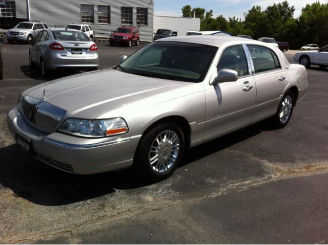 2010 Lincoln Town Car DOWN 4.9 WAC