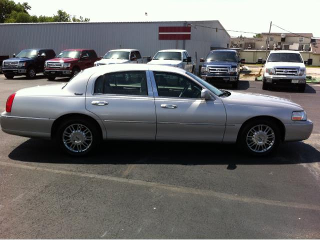 2010 Lincoln Town Car DOWN 4.9 WAC