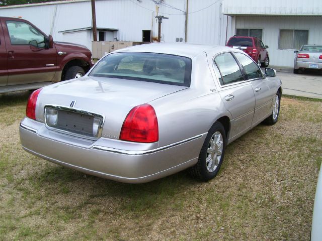 2010 Lincoln Town Car DOWN 4.9 WAC