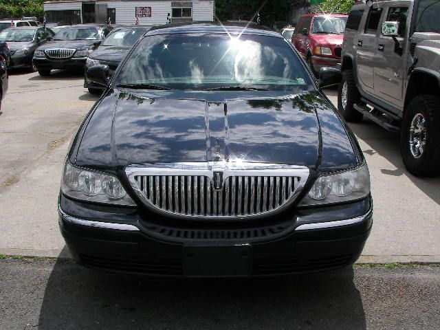 2010 Lincoln Town Car XLT 4X4 Diesel BAD Credit OK