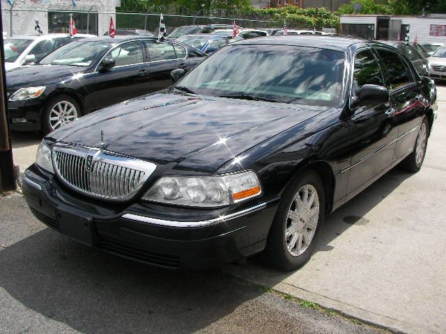 2010 Lincoln Town Car XLT 4X4 Diesel BAD Credit OK