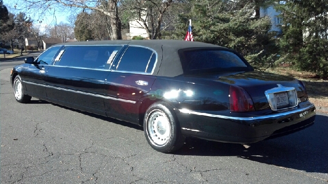 1999 Lincoln Town Car Limousine 4dr Sdn I4 CVT ULEV