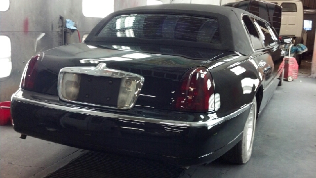 1999 Lincoln Town Car Limousine 4dr Sdn I4 CVT ULEV