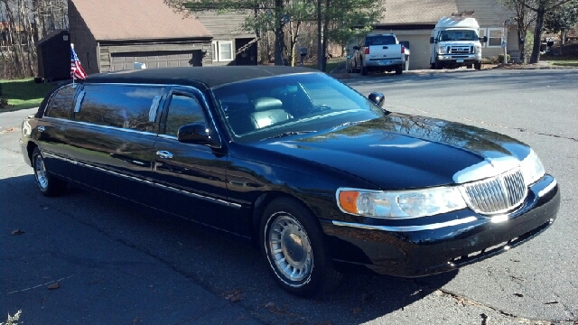 1999 Lincoln Town Car Limousine 4dr Sdn I4 CVT ULEV