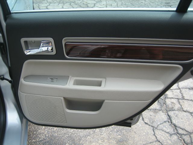 2006 Lincoln ZEPHYR Base