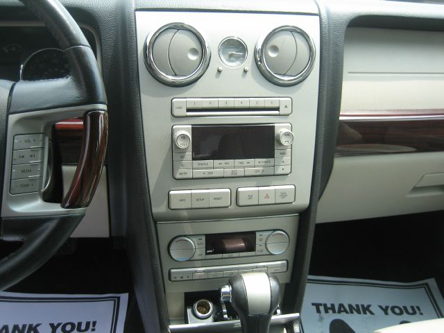 2006 Lincoln ZEPHYR Base