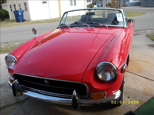 1971 MG MGB Base FWD 4-door SUV I4 2.2L